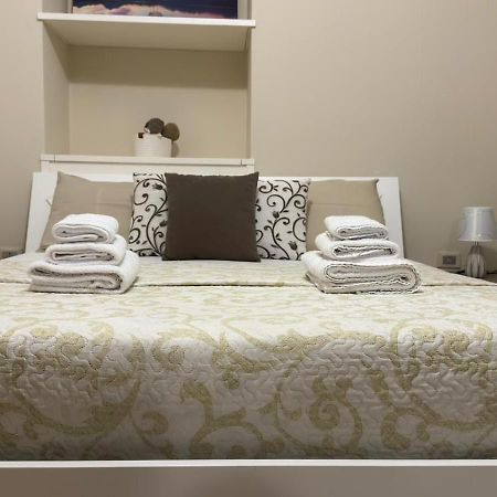 Appartamento Fontanella Deluxe Brindisi Bagian luar foto