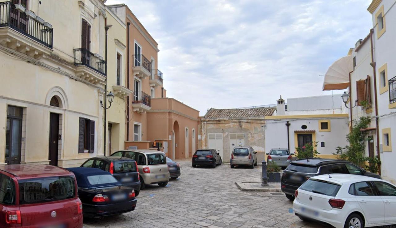 Appartamento Fontanella Deluxe Brindisi Bagian luar foto